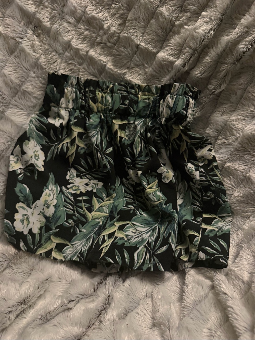 Floral Elastic-Waist Mini Skort - Black & Green